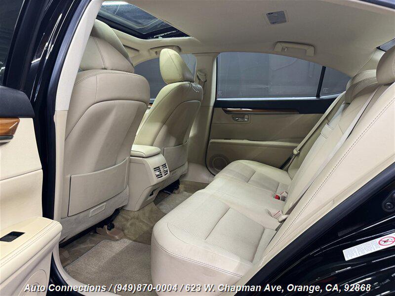 used 2014 Lexus ES 300h car, priced at $11,997