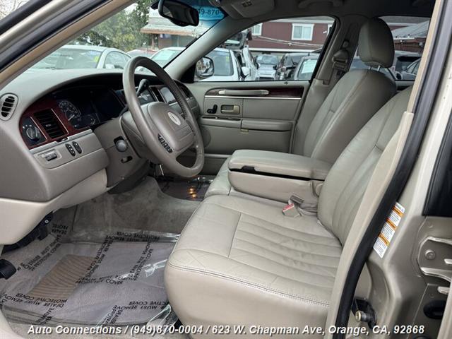 used 2004 Lincoln Town Car car, priced at $8,997