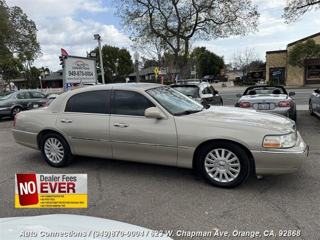 used 2004 Lincoln Town Car car, priced at $9,397
