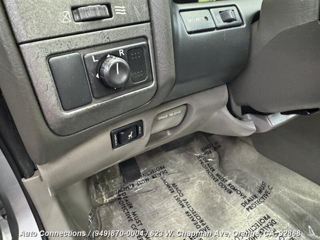 used 2000 INFINITI I30 car, priced at $5,997