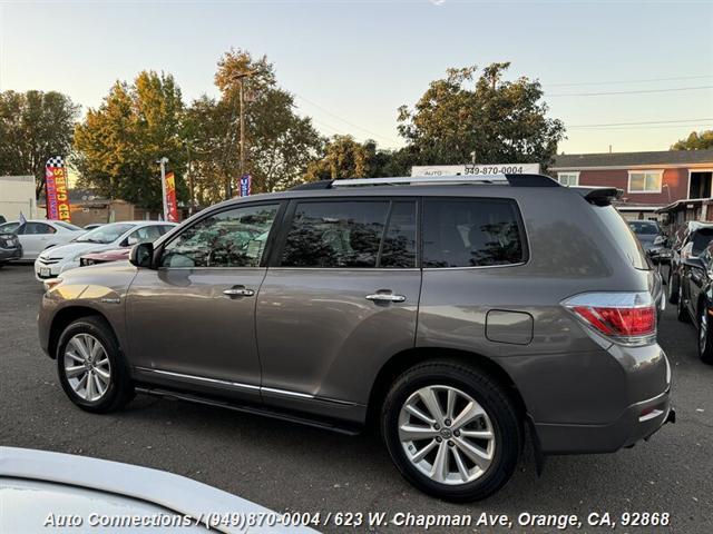 used 2013 Toyota Highlander Hybrid car, priced at $16,897