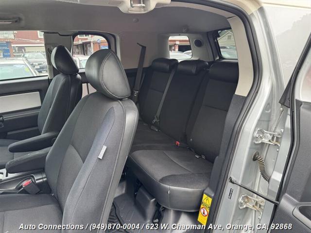 used 2007 Toyota FJ Cruiser car, priced at $12,997