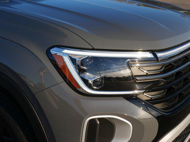 used 2024 Volkswagen Atlas car, priced at $41,998