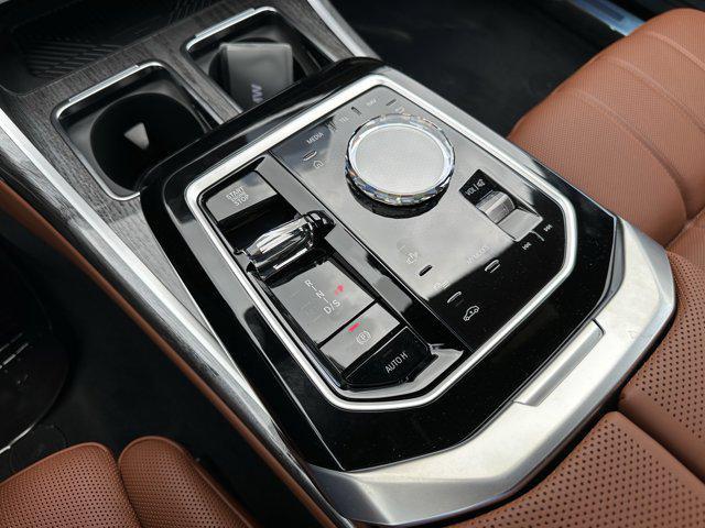 new 2025 BMW 760 car, priced at $132,975