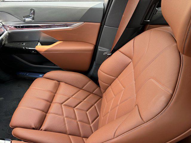 new 2025 BMW 760 car, priced at $132,975