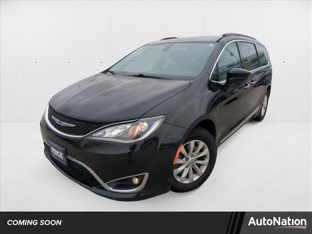 used 2017 Chrysler Pacifica car, priced at $9,998
