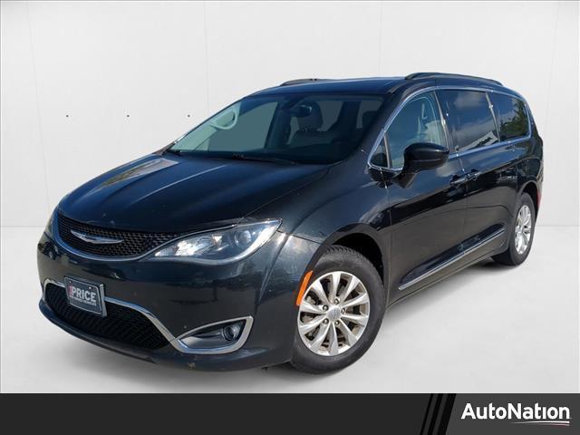 used 2017 Chrysler Pacifica car, priced at $9,998