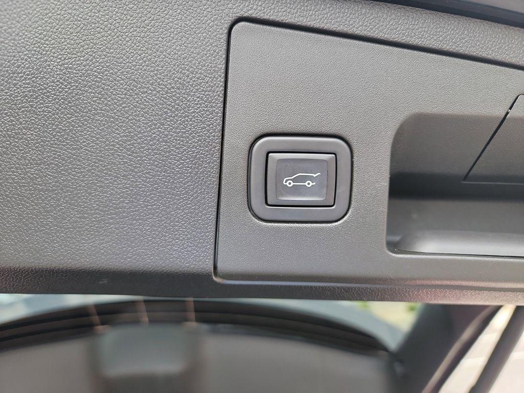 used 2024 Cadillac XT4 car, priced at $37,995