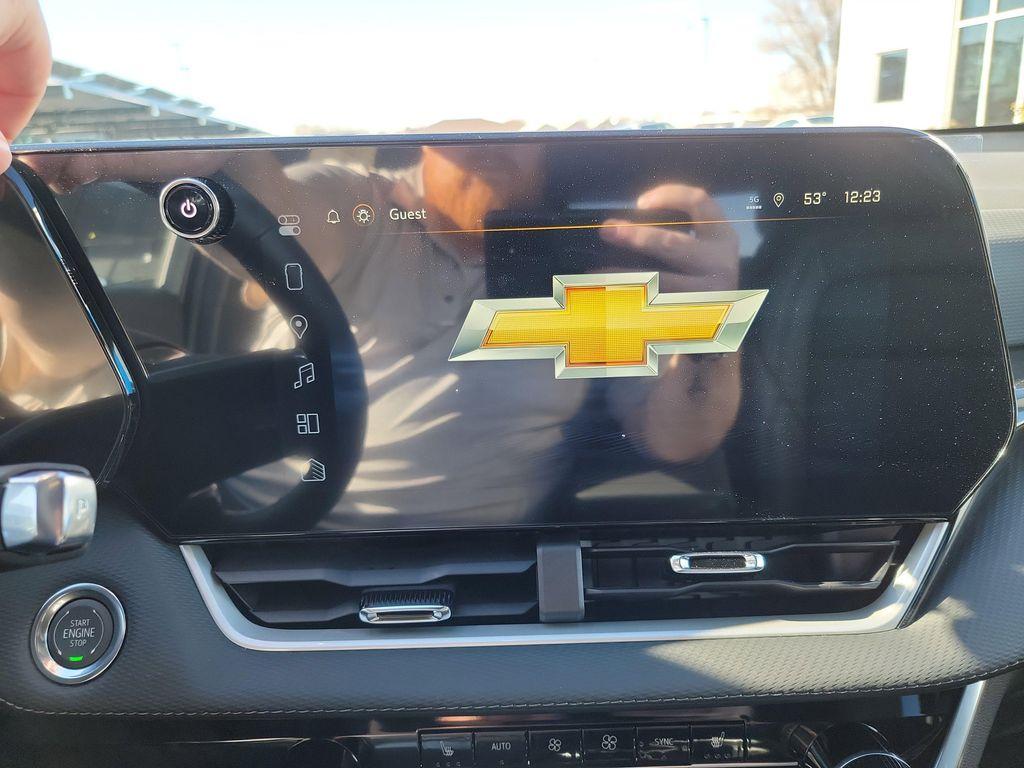 new 2026 Chevrolet Equinox car, priced at $35,915