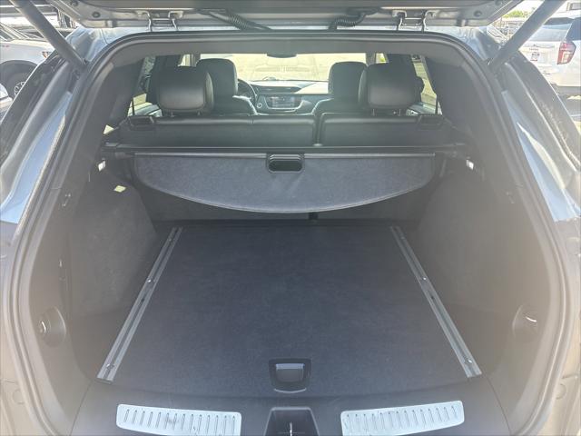 used 2023 Cadillac XT5 car, priced at $30,495