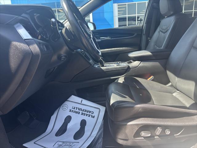 used 2023 Cadillac XT5 car, priced at $30,495