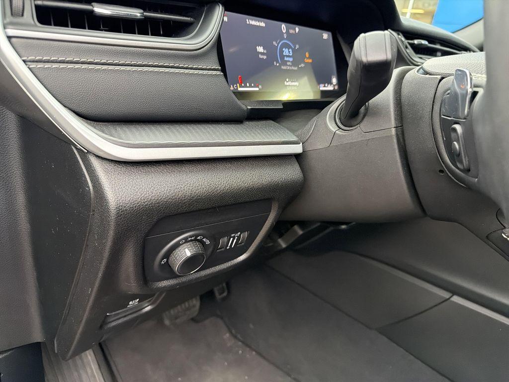 used 2024 Jeep Grand Cherokee car, priced at $27,995