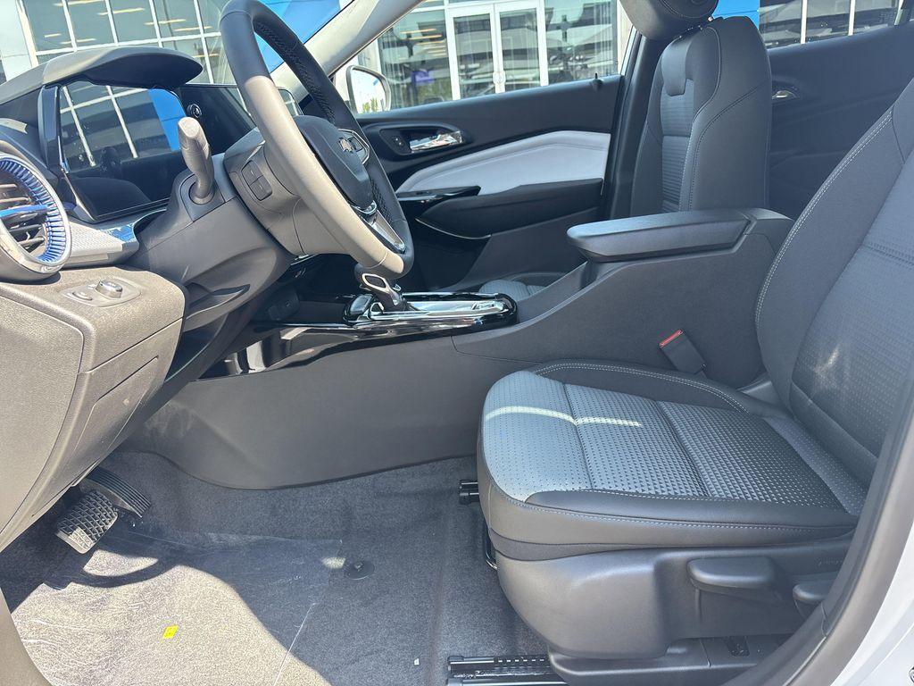 new 2025 Chevrolet Trax car, priced at $24,955