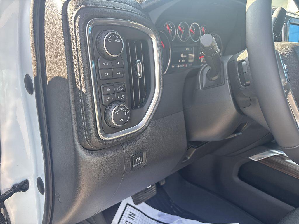 used 2022 Chevrolet Silverado 1500 car, priced at $41,995