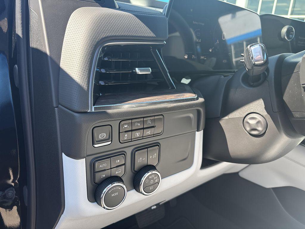 new 2025 Chevrolet Suburban car, priced at $85,375