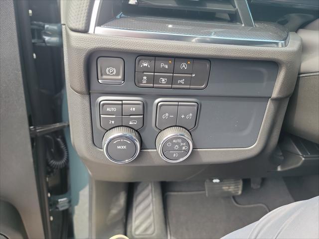new 2025 Chevrolet Suburban car, priced at $78,020