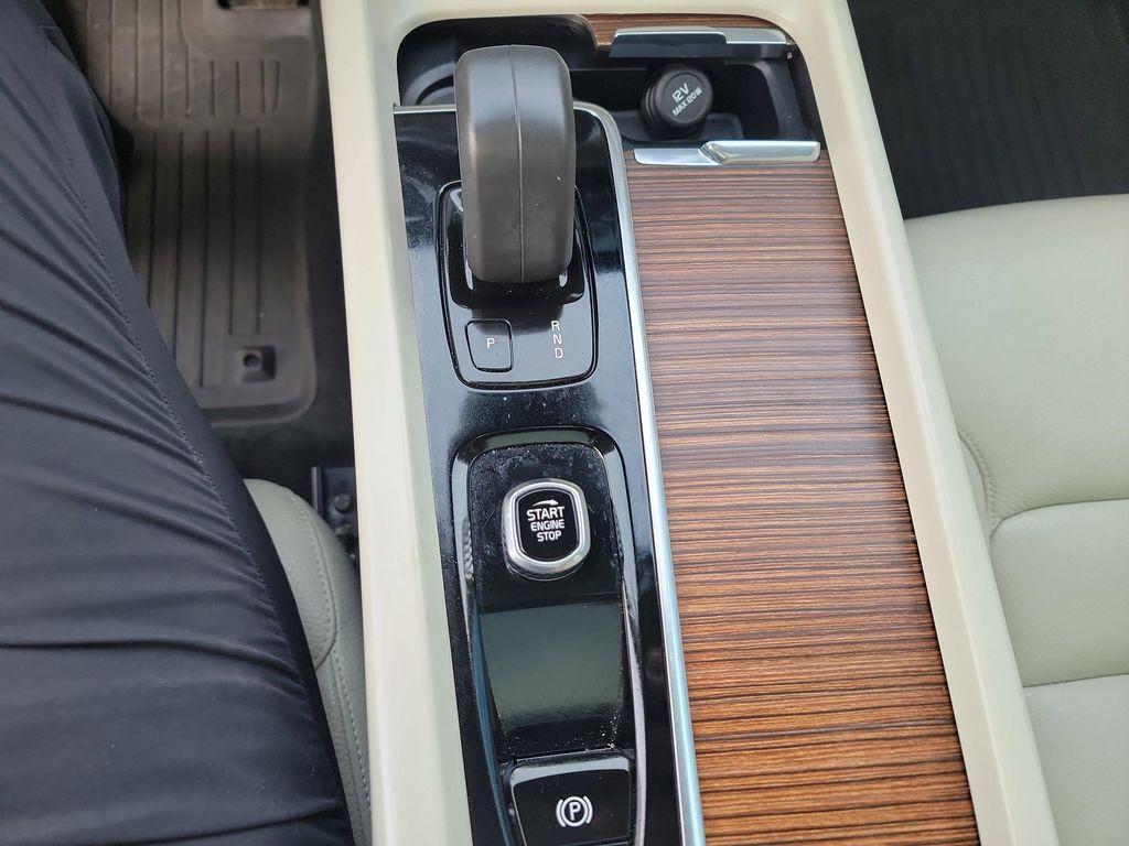 used 2022 Volvo XC60 car, priced at $31,595