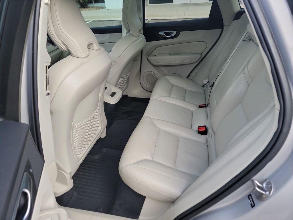 used 2022 Volvo XC60 car, priced at $31,595