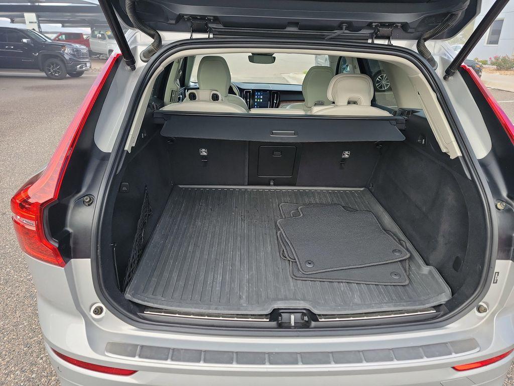 used 2022 Volvo XC60 car, priced at $31,595