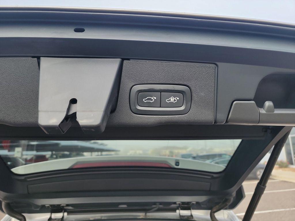 used 2022 Volvo XC60 car, priced at $31,595