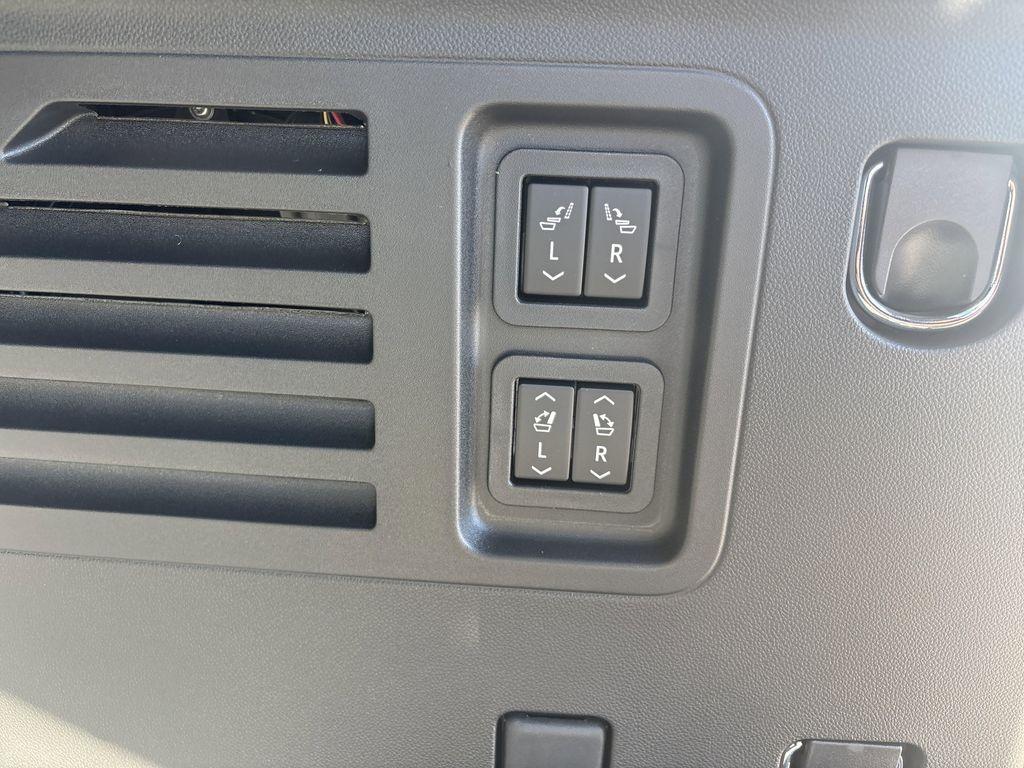 new 2026 Chevrolet Traverse car, priced at $60,290