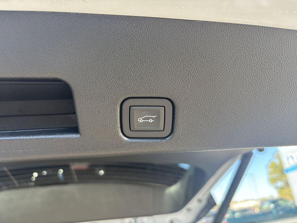 new 2026 Chevrolet Traverse car, priced at $60,290