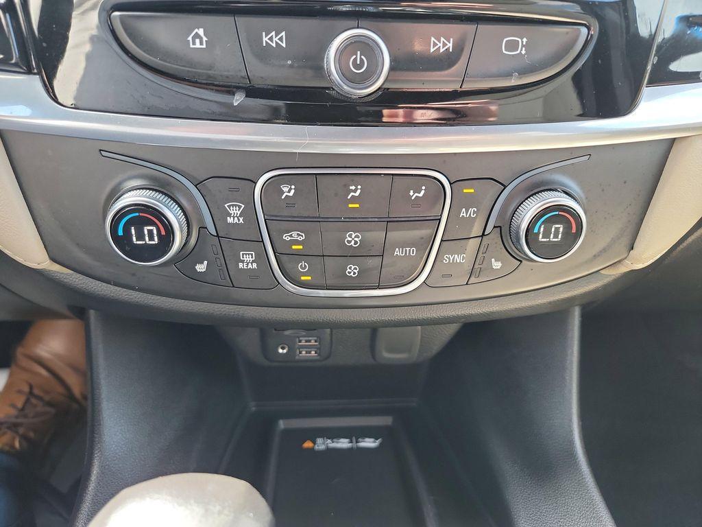 used 2022 Chevrolet Traverse car, priced at $30,895