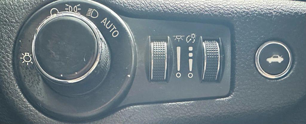 used 2015 Chrysler 200 car, priced at $3,900