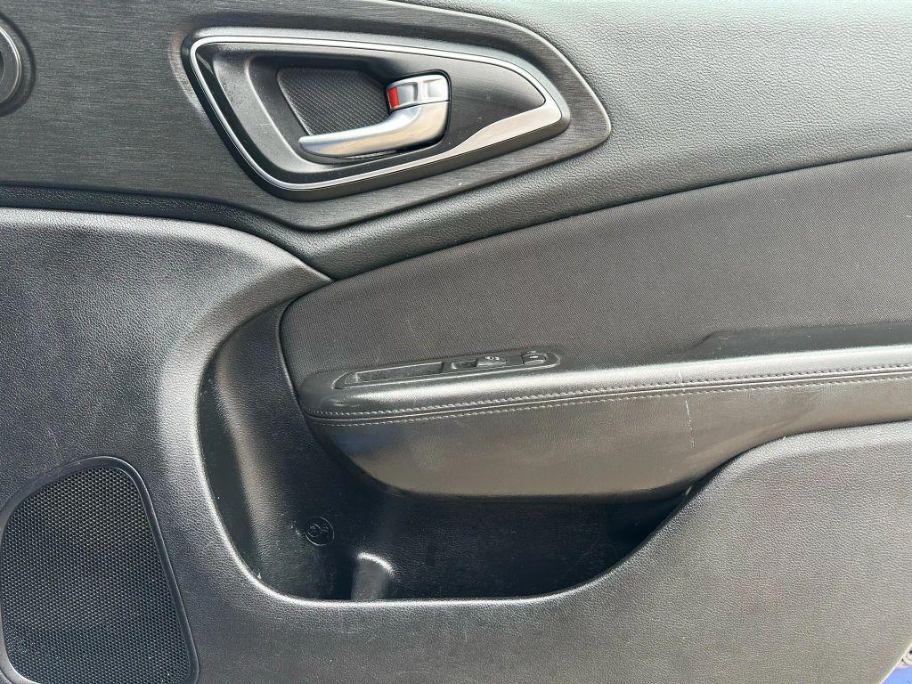 used 2015 Chrysler 200 car, priced at $3,900