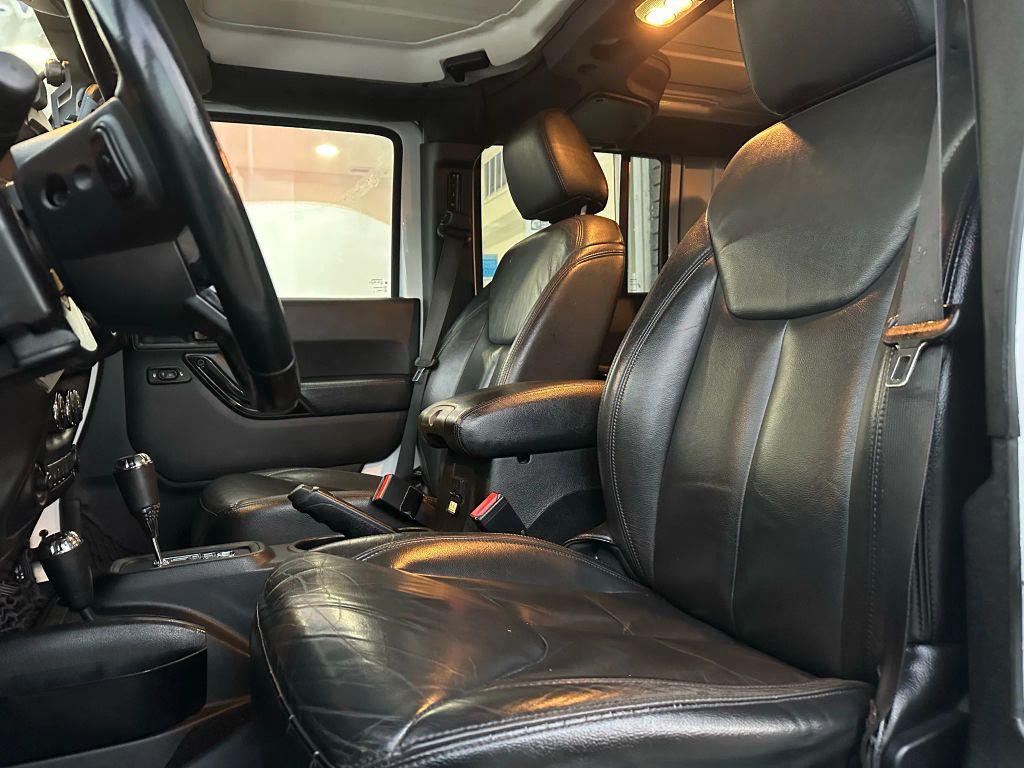 used 2015 Jeep Wrangler Unlimited car, priced at $13,500