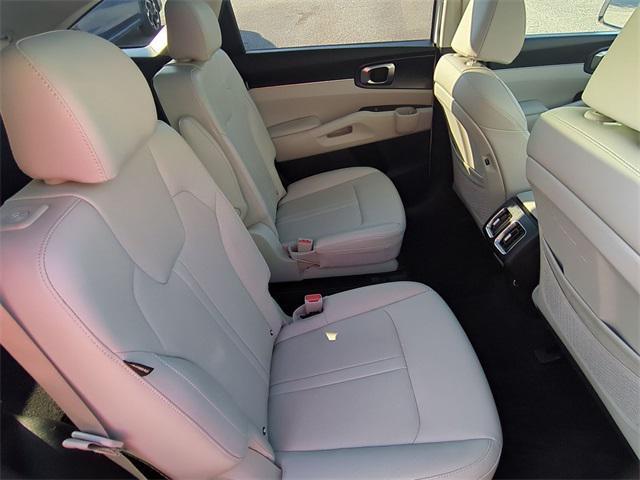 used 2024 Kia Sorento car, priced at $33,000