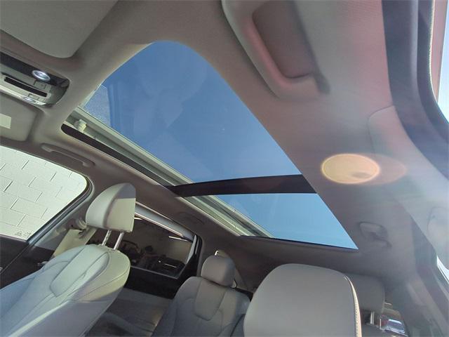 used 2024 Kia Sorento car, priced at $33,000