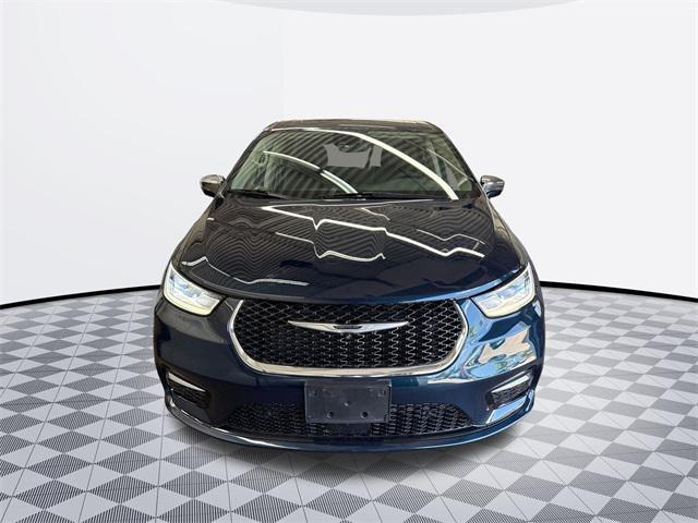 used 2022 Chrysler Pacifica Hybrid car, priced at $33,000