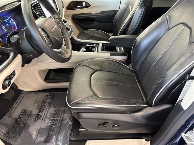 used 2022 Chrysler Pacifica Hybrid car, priced at $33,000