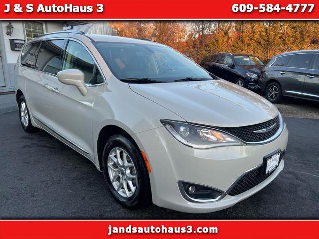 used 2020 Chrysler Pacifica car, priced at $16,995