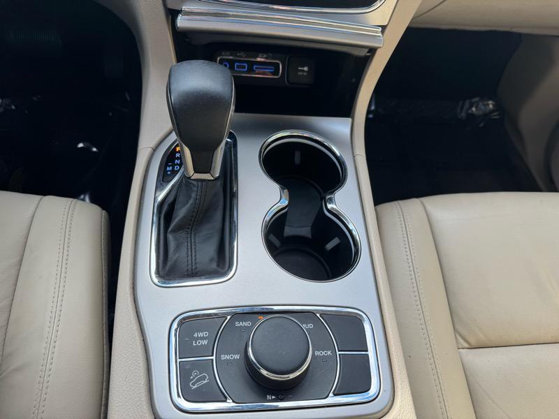 used 2017 Jeep Grand Cherokee car, priced at $14,495