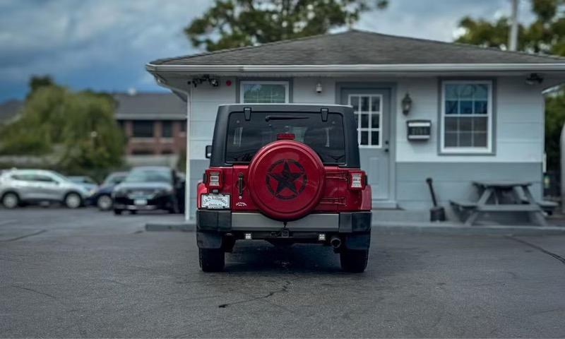 used 2012 Jeep Wrangler Unlimited car, priced at $15,495