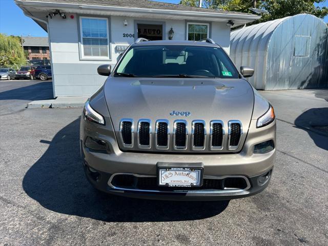 used 2018 Jeep Cherokee car, priced at $15,995