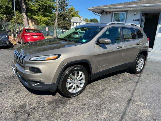 used 2018 Jeep Cherokee car, priced at $15,995