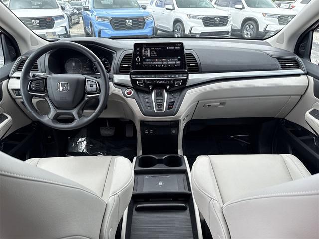 used 2025 Honda Odyssey car, priced at $40,880