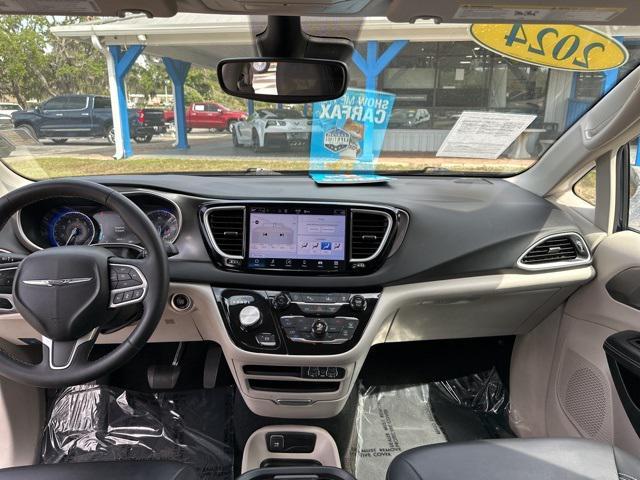 used 2024 Chrysler Pacifica car, priced at $29,785