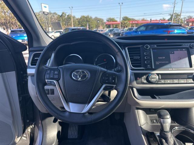 used 2014 Toyota Highlander car, priced at $20,645