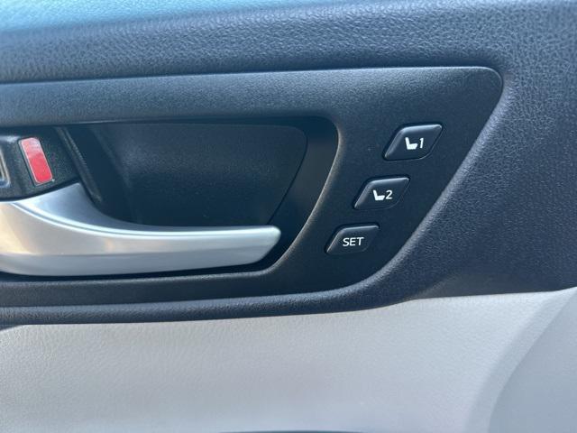 used 2014 Toyota Highlander car, priced at $20,645