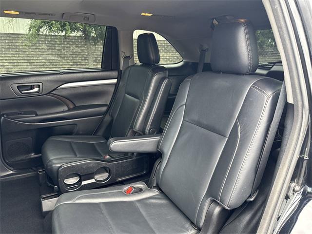 used 2018 Toyota Highlander car, priced at $21,440