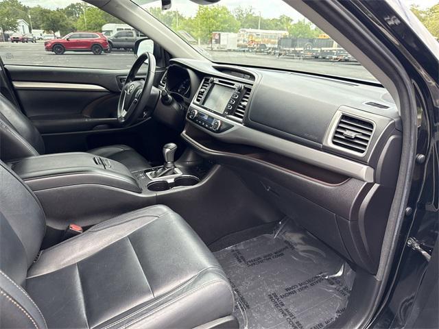 used 2018 Toyota Highlander car, priced at $21,440