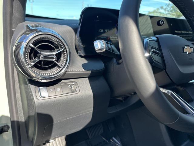 new 2026 Chevrolet Equinox car, priced at $29,868