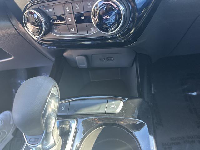 new 2025 Chevrolet Trax car, priced at $24,946