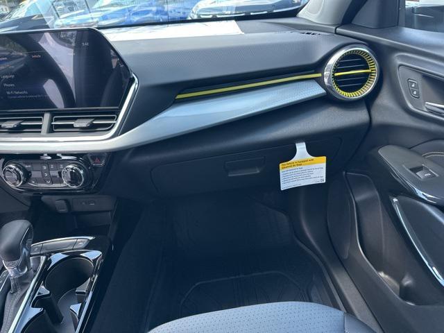 new 2025 Chevrolet Trax car, priced at $25,318