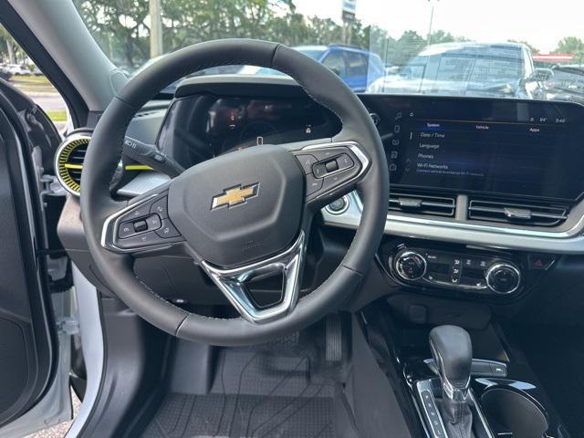 new 2025 Chevrolet Trax car, priced at $25,318
