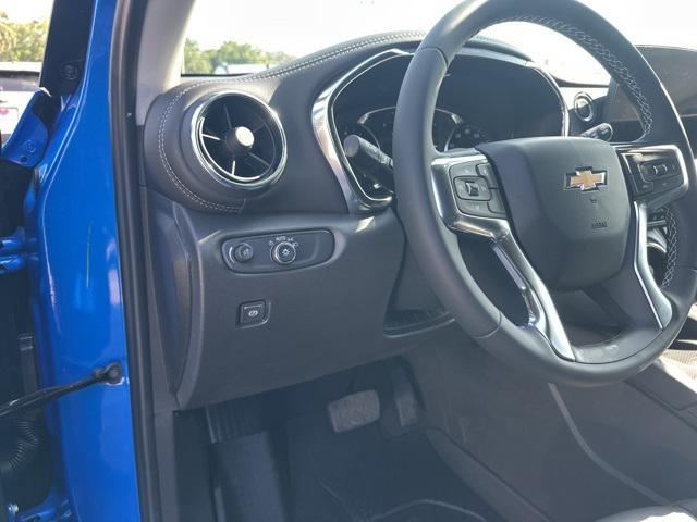 new 2025 Chevrolet Blazer car, priced at $45,313